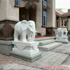 别墅门口石雕大象