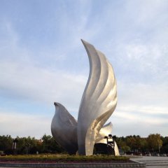 广场不锈钢大型抽象鸽子雕塑