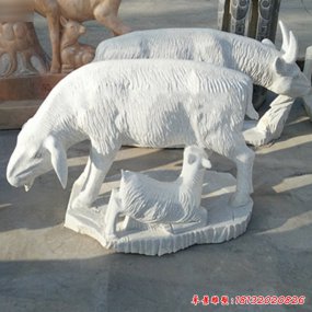 羊羔跪乳雕塑